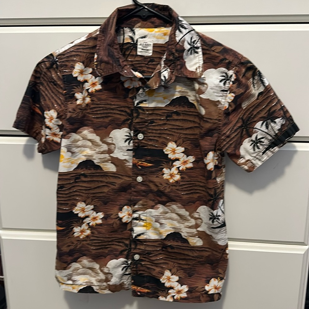 Old Navy kids medium button down Hawaiian shirt